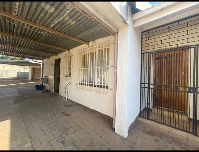 3 BEDROOM HOUSE FOR SALE IN BIRCH ACRES